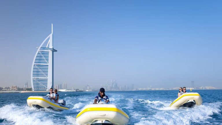 Die Vorschriften für Bootsführerscheine in Dubai haben sich im Laufe der Jahre erheblich verändert, um den wachsenden Anforderungen an Sicherheit, Technologie und internationalem Standard gerecht zu werden. Diese Entwicklungen spiegeln sich in den Änderungen der gesetzlichen Anforderungen, Prüfungsstandards und Ausbildungsmethoden wider. In diesem Artikel werfen wir einen detaillierten Blick auf die wichtigsten Veränderungen und Entwicklungen, die die Vorschriften für Bootsführerscheine in Dubai geprägt haben. 1. Einführung und frühe Jahre 1.1 Frühe Vorschriften • Historie: In den frühen Jahren der Entwicklung des Wassersports in Dubai waren die Vorschriften für Bootsführerscheine relativ locker. Die Regulierung war minimal, und es gab keine standardisierten Anforderungen oder Prüfungen für Bootsführer. • Anforderungen: Bootsführer mussten keine speziellen Lizenzen oder Schulungen nachweisen, was zu einer erhöhten Anzahl von Sicherheitsvorfällen und Unfällen führte. 1.2 Erste Regulierungsmaßnahmen • Änderungen: In den 1990er Jahren begann Dubai, erste Maßnahmen zur Regulierung des Bootsverkehrs einzuführen. Diese frühen Vorschriften zielten darauf ab, die Sicherheit zu erhöhen und die Qualität der Bootsführerscheinausbildung zu verbessern. • Maßnahmen: Die Einführung grundlegender Sicherheitsvorschriften und erste Lizenzierungsanforderungen, wie das Absolvieren von Kursen und Prüfungen, wurden eingeführt. 2. 2000er Jahre: Standardisierung und Internationalisierung 2.1 Einführung der Internationalen Standards • Änderungen: Mit dem Wachstum des internationalen Tourismus und der zunehmenden Anzahl von Wassersportlern in Dubai wurden internationale Standards für Bootsführerscheine eingeführt. Die Stadt begann, sich an internationalen Richtlinien und Zertifikaten zu orientieren. • Internationale Organisationen: Die Royal Yachting Association (RYA) und andere internationale Organisationen spielten eine Schlüsselrolle bei der Standardisierung der Ausbildung und der Zertifizierung von Bootsführern. 2.2 Verstärkung der Sicherheitsvorschriften • Änderungen: Die Sicherheitsvorschriften wurden strenger und umfassten detaillierte Richtlinien zur Bootsführung, Sicherheitsausrüstung und Notfallverfahren. Die Vorschriften wurden verschärft, um die Zahl der Bootsunfälle zu reduzieren und die allgemeine Sicherheit auf dem Wasser zu erhöhen. • Maßnahmen: Einführung von obligatorischen Sicherheitsausrüstungen wie Rettungswesten und Notfallausrüstung, regelmäßige Sicherheitsprüfungen und detaillierte Schulungsanforderungen. 3. 2010er Jahre: Technologischer Fortschritt und Verbesserung der Ausbildung 3.1 Technologische Entwicklungen • Änderungen: Mit dem Fortschritt der Technologie wurden neue Anforderungen an die Bootsführung eingeführt. Die Verwendung von modernen Navigationssystemen, GPS und Funktechnologie wurde zunehmend Bestandteil der Ausbildung und Prüfungen. • Maßnahmen: Integration von technologischen Elementen in die Ausbildung, einschließlich der Verwendung von Simulationen und digitalen Tools für Navigation und Kommunikation. 3.2 Erweiterung der Ausbildungsmöglichkeiten • Änderungen: Die Anzahl und Vielfalt der verfügbaren Ausbildungskurse und -programme wurden erweitert. Es entstanden spezialisierte Kurse für verschiedene Bootstypen und Einsatzbereiche, einschließlich Hochsee- und Yachtführerscheinen. • Maßnahmen: Einführung von spezialisierten Kursen und Programmen für unterschiedliche Bootsarten, einschließlich Sportboote, Yachten und kommerzielle Boote. 4. 2020er Jahre: Anpassung an Umwelt- und Sicherheitsstandards 4.1 Fokus auf Umwelt- und Sicherheitsstandards • Änderungen: Die Vorschriften wurden angepasst, um den Fokus auf Umwelt- und Sicherheitsstandards zu legen. boat driving licence dubai Dies umfasst Maßnahmen zum Schutz der Gewässer, Reduzierung von Umweltverschmutzung und Einhaltung strengerer Sicherheitsprotokolle. • Maßnahmen: Einführung von Vorschriften zur Reduzierung der Umweltbelastung durch Bootsabgase, Anforderungen an umweltfreundliche Technologien und regelmäßige Umweltprüfungen. 4.2 Digitalisierung und Modernisierung • Änderungen: Der Trend zur Digitalisierung führte zu weiteren Änderungen in der Verwaltung und Durchführung von Bootsführerscheinprüfungen. Online-Anmeldungen, digitale Prüfungen und elektronische Lizenzierung wurden eingeführt. • Maßnahmen: Einführung von digitalen Plattformen für die Anmeldung und Durchführung von Prüfungen, elektronische Ausstellung von Lizenzen und Integration von Online-Schulungsoptionen. 5. Zukünftige Entwicklungen 5.1 Erwartungen und Trends • Änderungen: In den kommenden Jahren wird erwartet, dass Dubai weiterhin an der Spitze der Bootsregulierung bleibt, indem es neue Technologien und Sicherheitsstandards integriert. Die Vorschriften werden voraussichtlich weiterentwickelt, um den wachsenden Anforderungen des internationalen Bootsverkehrs und der Umweltschutzbestimmungen gerecht zu werden. • Maßnahmen: Fortlaufende Anpassung an internationale Standards, Verbesserung der Ausbildungsmethoden und Integration neuer Technologien. 5.2 Einfluss der globalen Entwicklungen • Änderungen: Globale Entwicklungen im Bereich der Sicherheit und Umwelt werden auch Dubai beeinflussen. Die Stadt wird voraussichtlich internationale Best Practices übernehmen und an globalen Initiativen zur Verbesserung der Bootsführung und Umweltschutz teilnehmen. • Maßnahmen: Teilnahme an internationalen Konferenzen und Initiativen, Anpassung der lokalen Vorschriften an globale Standards und Trends. Zusammenfassung Die Vorschriften für Bootsführerscheine in Dubai haben sich über die Jahre erheblich verändert, um den wachsenden Anforderungen an Sicherheit, Technologie und internationale Standards gerecht zu werden. Von den frühen Tagen minimaler Regulierung über die Einführung internationaler Standards und technologische Fortschritte bis hin zu den aktuellen Umweltschutz- und Digitalisierungstrends – Dubai hat sich kontinuierlich weiterentwickelt, um den höchsten Standards gerecht zu werden. Die künftigen Entwicklungen werden voraussichtlich weitere Anpassungen und Verbesserungen mit sich bringen, um den sich ständig ändernden Anforderungen des Bootsverkehrs und des Umweltschutzes gerecht zu werden. Falls Sie weitere Fragen zu den Vorschriften oder zur Bootsführerscheinausbildung in Dubai haben, stehe ich Ihnen gerne zur Verfügung!