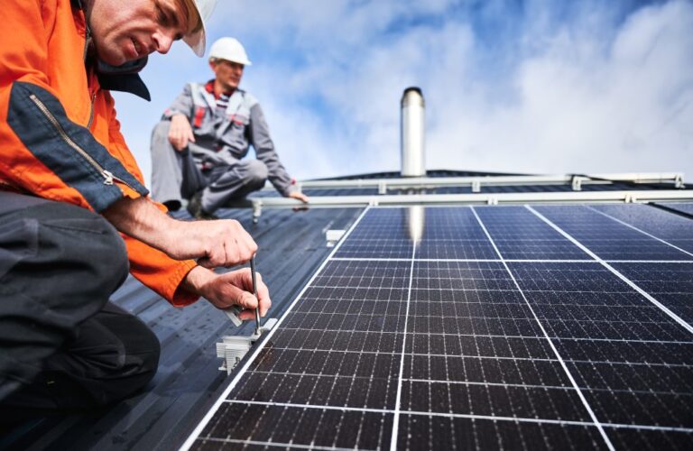 So senken Sie Ihre Energiekosten mit einer Solaranlage in Hamburg