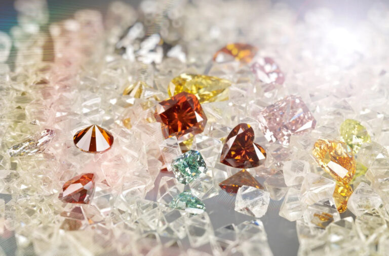 Die Welt der Fancy Diamanten: Farben und Formen entdecken