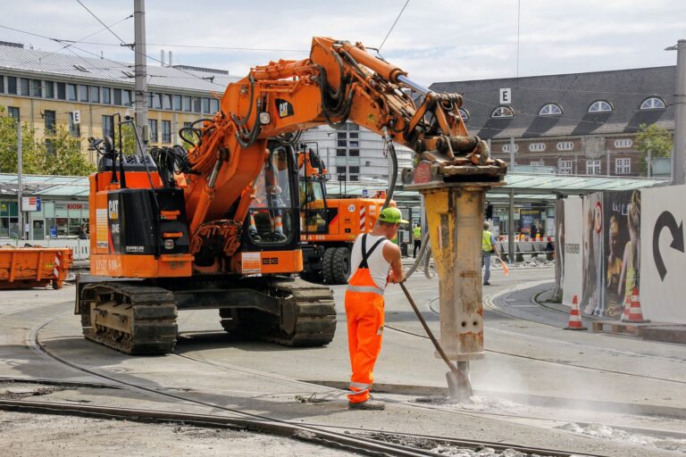 Lärmschutz für Gleisbauarbeiten mieten – Flexible und mobile Schallschutzwände für Baustellen