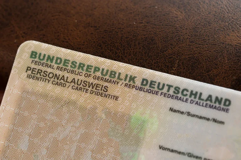 Wie Behörden gegen Fake Ausweise vorgehen: Strategien und Maßnahmen