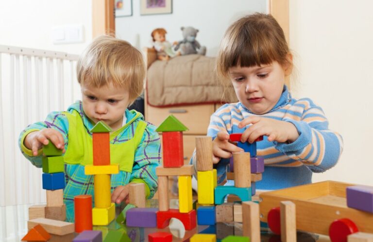 Kindertagespflege oder Kita? Entscheidungshilfe für Eltern in Stommeln