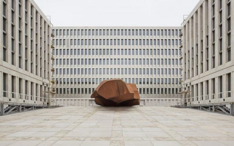 Kunst am Bau kaufen: Wege zu individuellen Kunstwerken für Architekturprojekte